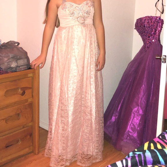 Light pink lace formal dress - Picture 2 of 2